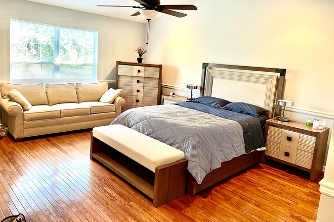 Master-room with private bath short-term lease from Dec to March - Furnished room & private bath-Jackson Ave-Rocky Hill Townhome