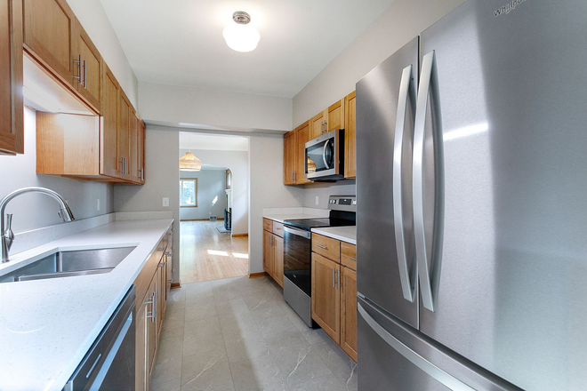 brand new high quality kitchen - 5-bed 2-bath Single-Family house