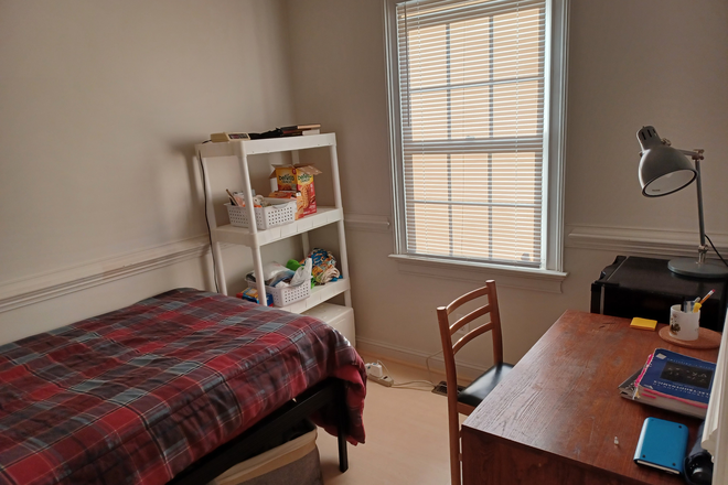 Bedroom. - 1 Room Sublease - 15 walk from campus Duplex