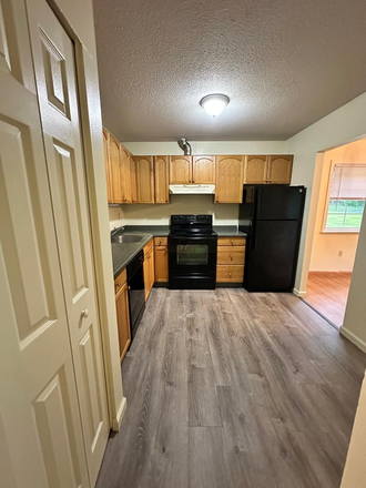 kitchen - Townhouse of Amherst
