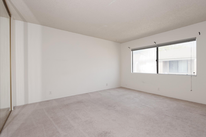 Master Bedroom - 3211 Caminito Eastbluff, Unit #9