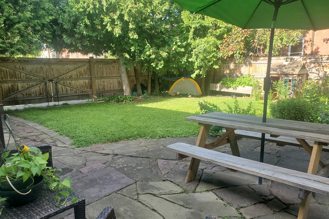 More photos available via link - 4-BR Duplex, 2Bath Available Dec. 1st, 2025