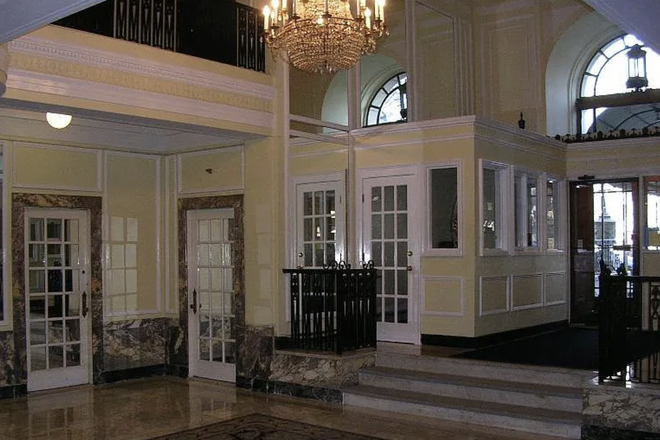 a - 2 bed 2 bath in Kenmore, NO FEE Condo