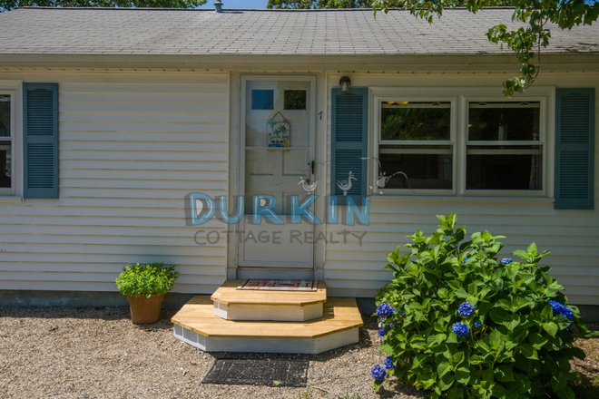 front - Scarborough Beach Area,7 miles to URI House