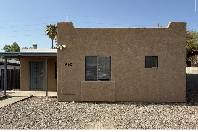 front of house - 1440 E Lee St #1