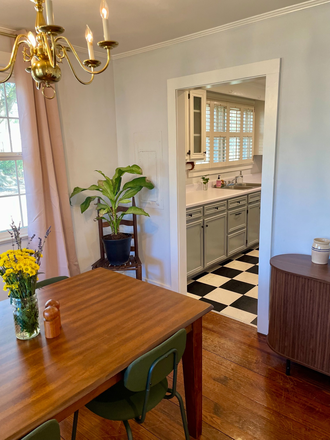 dining room - 1 room available in house $1,100