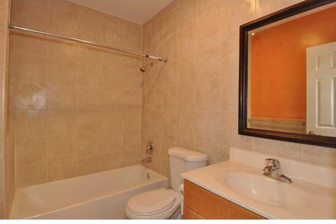 downstairs bathroom - Starting at $650* Utilities included!!Fast Internet!Available September5th! House