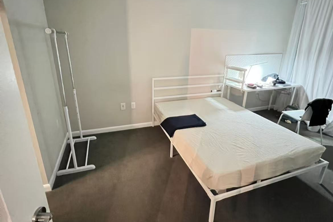 Bedroom - Luxury master Bedroom with Private Bathroom in South Arlington Apartments