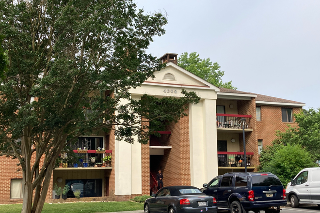 Front of Building - 3 Bedroom, 2 full bath unit in handy Governor's Square complex Condo