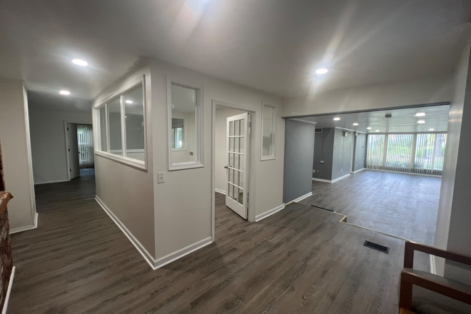 Office area - Furnished room in shared home-Old Bear Brook Rd-Princeton Junction