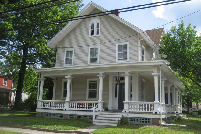 Street view - 2BR apt-Main St-Hightstown