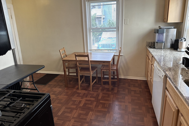 living - RENOVATED 3 BED WITH IN-UNIT LAUNDRY AND 1 PARKING INCLUDED! AVAIL 9/1/26! Apartments