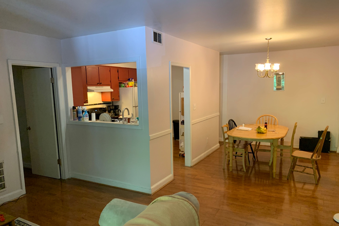 Common - Sublease - One Room with private bathroom available in a 2 Bedroom 2 Bathroom apt on Emory Campus
