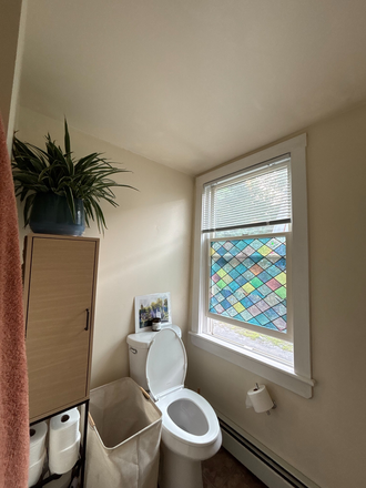 bathroom - 1 Bed/1 Bath Summer Sublet