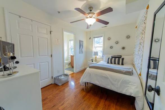 Bedroom - Holmes View Manor Apartments