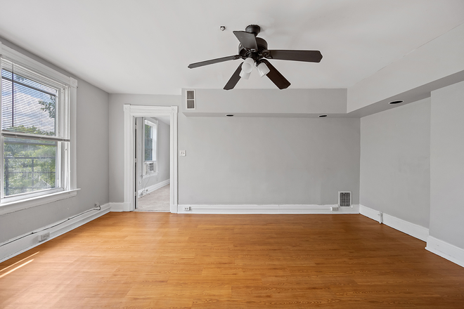 Living Room - 494 Riddle Rd Triplex