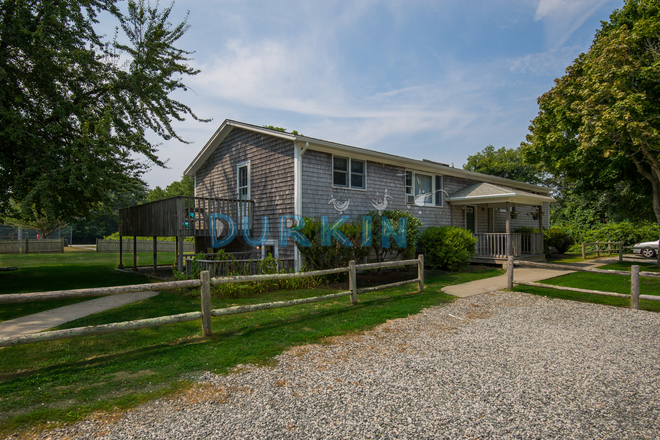 Exterior - Lower apartment HEAT INCLUDED!