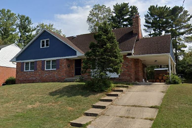 Front of House - Furnished bedroom with Gym and Utilities Included in a Quiet Neighborhood House