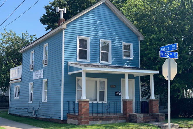 Exterior Front - ODUrent Offers Huge 6-Bed House!