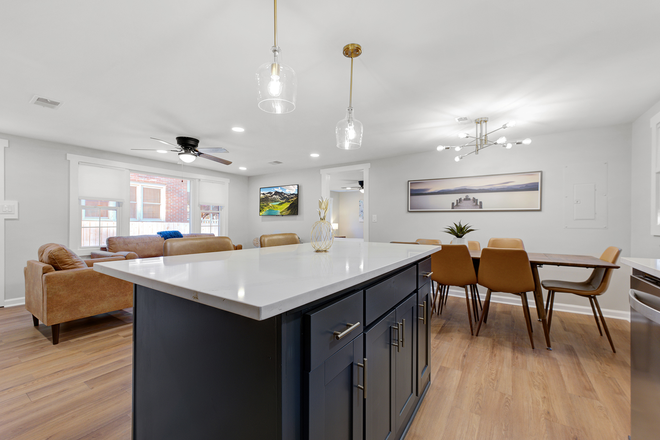 Kitchen - Spruce Bungalow Close to Park Circle House