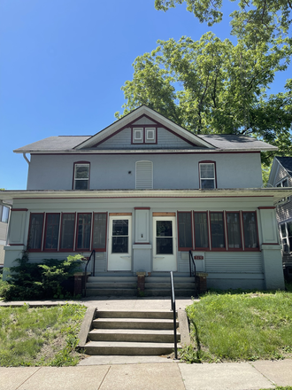 Exterior - One Bedrooms With Washer/Dryer Hookups Triplex