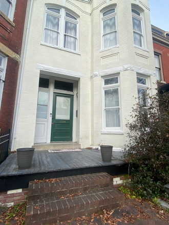 Front Door - Rooms for Rent, Close to Monroe Park Campus - 2 Rooms Available House