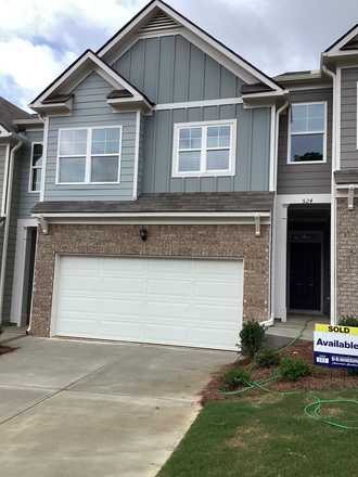 Front elevation - Hurry UNG Student single bedroom available Townhome 1 mile from UNG Dahlonega campus