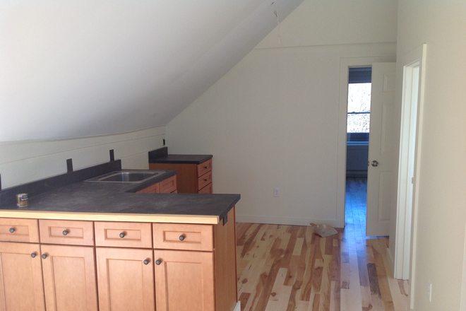 Kitchen - Stove & Fridge now in place - Windsor House