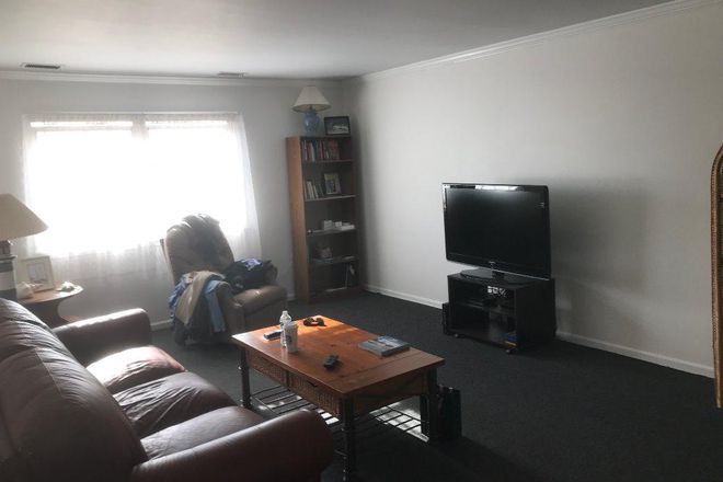 Living Room - 1BR apt-Washington St-Rocky Hill