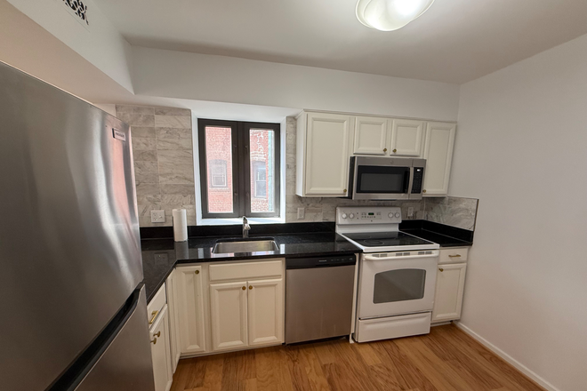 Kitchen - The Sheffield Condominium