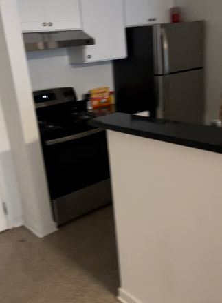 Kitchen - Summer housing in commons (lease transfer) Apartments