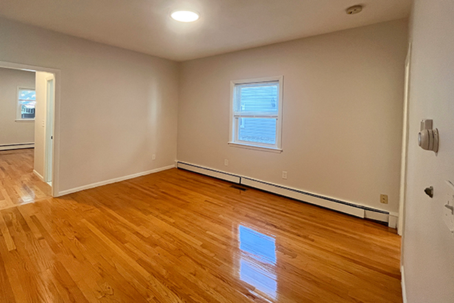 bed - 1 bed 1 bath in unit laundry 09/15/26 Apartments