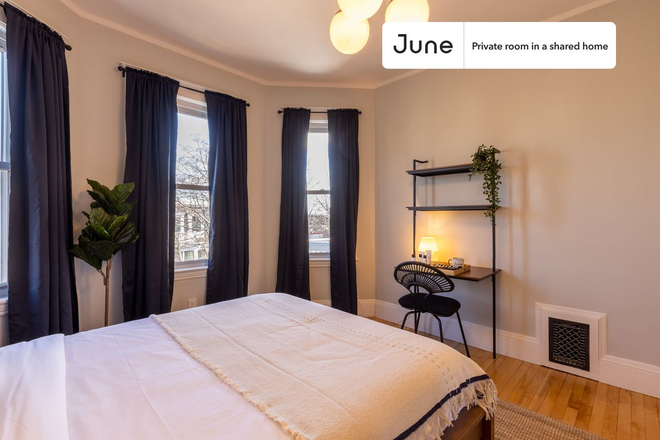 Photo - Private bedroom in 4 bed/2 bath Home