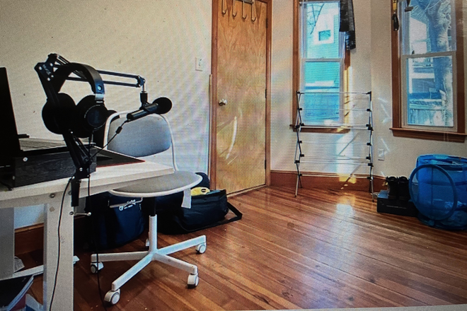 BEDROOM - Harvard, BU, MIT MGH& BC  ROOMATES WANTED   NO FEES , Safe  Clean  EZ Access  Train/Bus Apartments