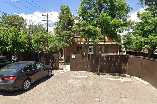 Parking - Bedroom in 4BR/2BA house on the Hill, Spring Sublet, right next to campus and Kappa house