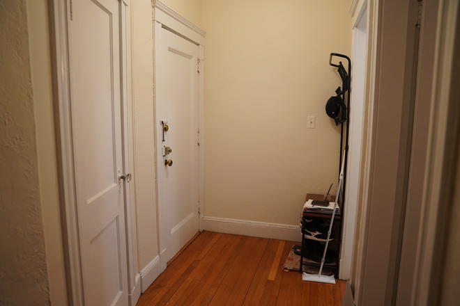 Hallway - 1 Bedroom 6 Washington Avenue Apartments