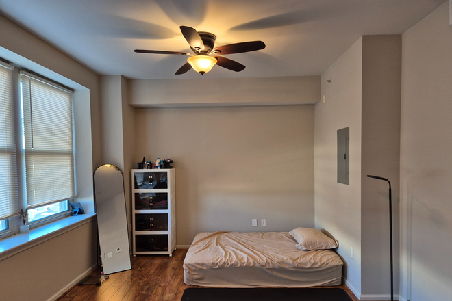 Studio area - Studio(Residences at the John Marshall) - Close to both Monroe Campus and MCV Campus Apartments
