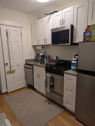 LIVING - NO BROKER FEE! 2 BED WITH HEAT, HOT WATER AND ELECTRICITY INCLUDED!