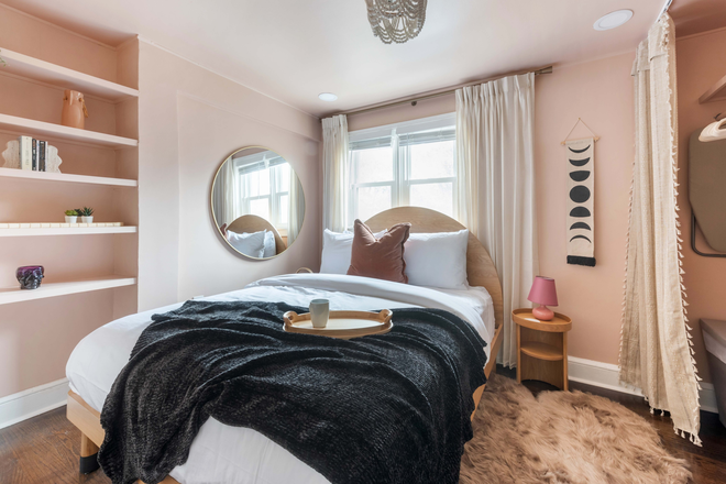 Bedroom - Druid Dazzle - A+ Stay at Emory U’s Coolest Corner