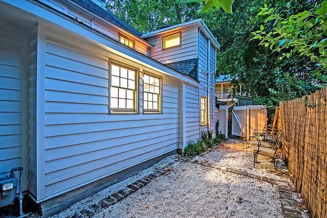 Right side of the house. - Quiet 3BR/2BA Retreat Ideal for Medical Professionals House