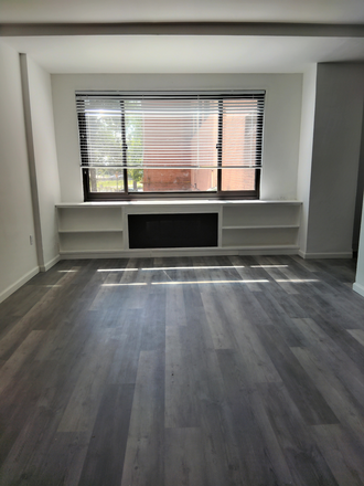 Main Room - Riverplace East Efficiency Condo