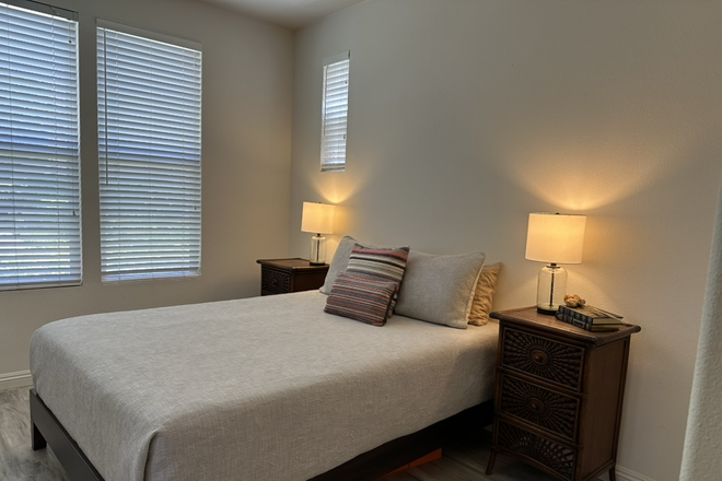 Bedroom - Perfect Private Space (BR, En-Suite BA, Office/Bonus Room) in Friendly Quail Hill Home
