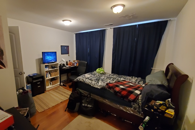 bedroom when occupied by a student - Furnished 4 bedroom 2 bathroom apartment.