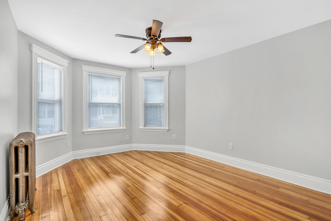 Livingroom - Beautiful 3 bed/1 bath Dorchester/Roxbury Apartment