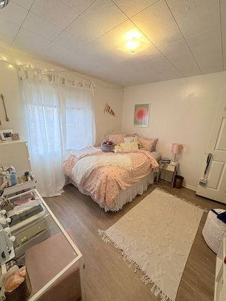 Bedroom - SPRING/SUMMER SUBLEASE