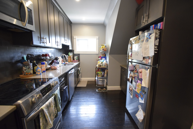 kitchen - ALLSTON 3 BED NEARBY GREEN LINE (B) - LAUNDRY IN UNIT - CENTRAL AC