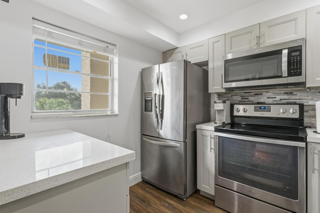 Kitchen - Charming Rental Property close to campus! Condo