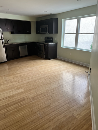 living - 3 Bedroom luxury apartment in a GREAT LOCATION!