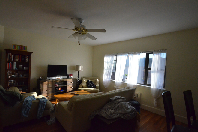 3 Bedroom at 108 Longwood Ave. - NO Broker's Fee!!  -  Avail 9/1 - Updated 3 Bedroom Apartment on Longwood Avenue