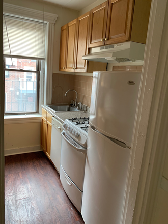 Call NOW for showings! 617-236-8550 - THE RIVERWAY - TRUE 2BR/1BA BTWN FENWAY & MISSION HILL FOR *9/1/2025* W/ LNDRY IN BLDNG, H&HW INC Apartments